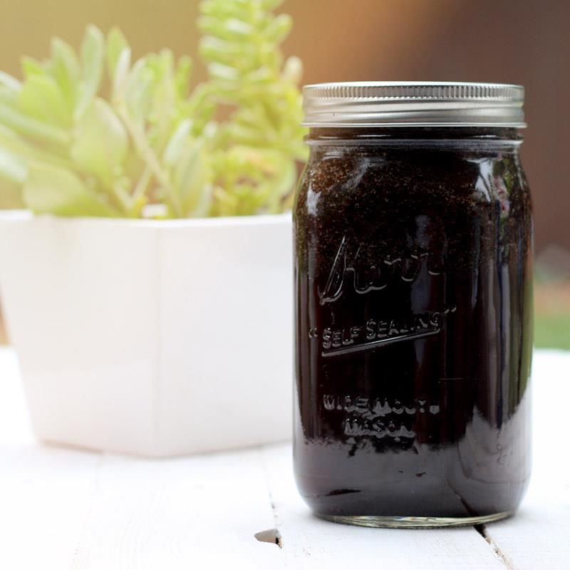 How to Cold Brew Coffee Using a Mason Jar - Cold Brew Coffee Recipe